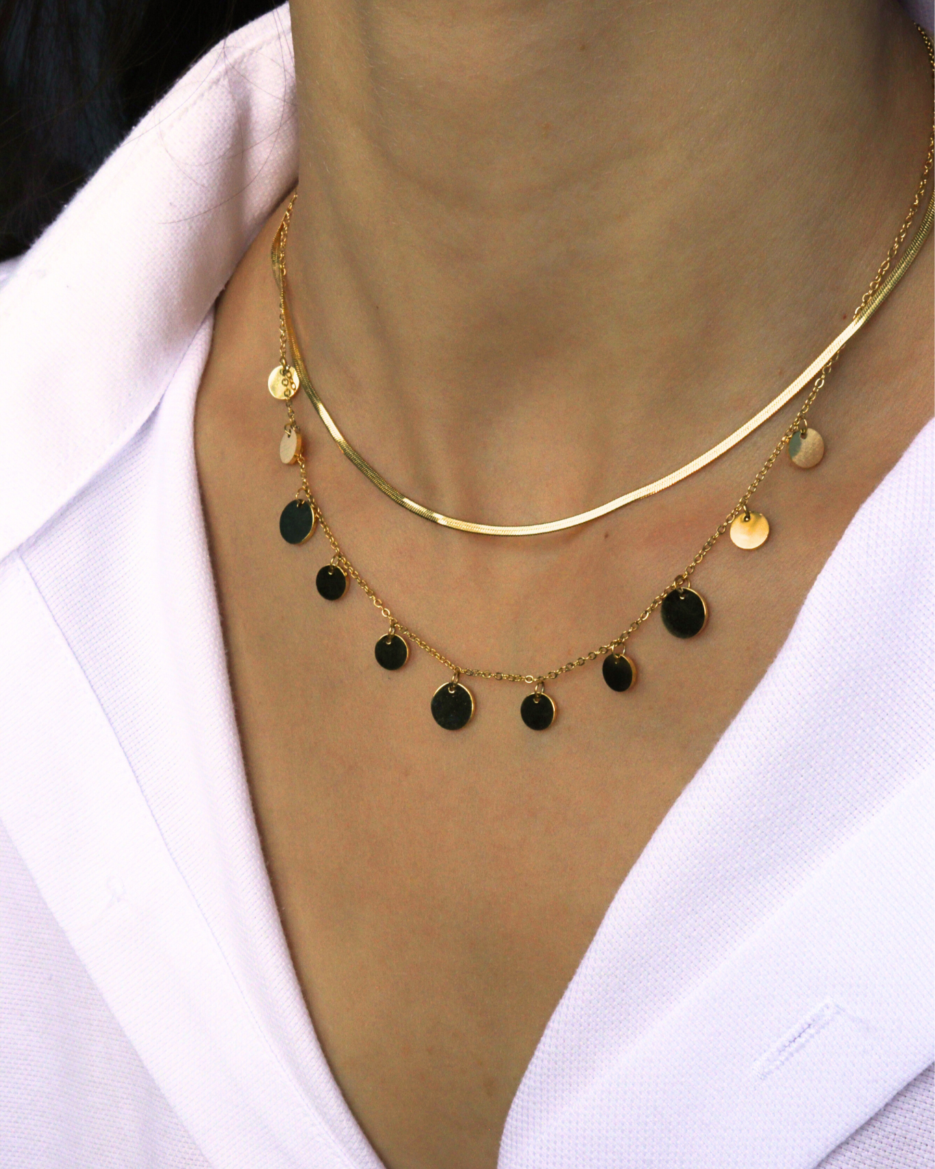 collier pastilles et serpentine ronde doré porté