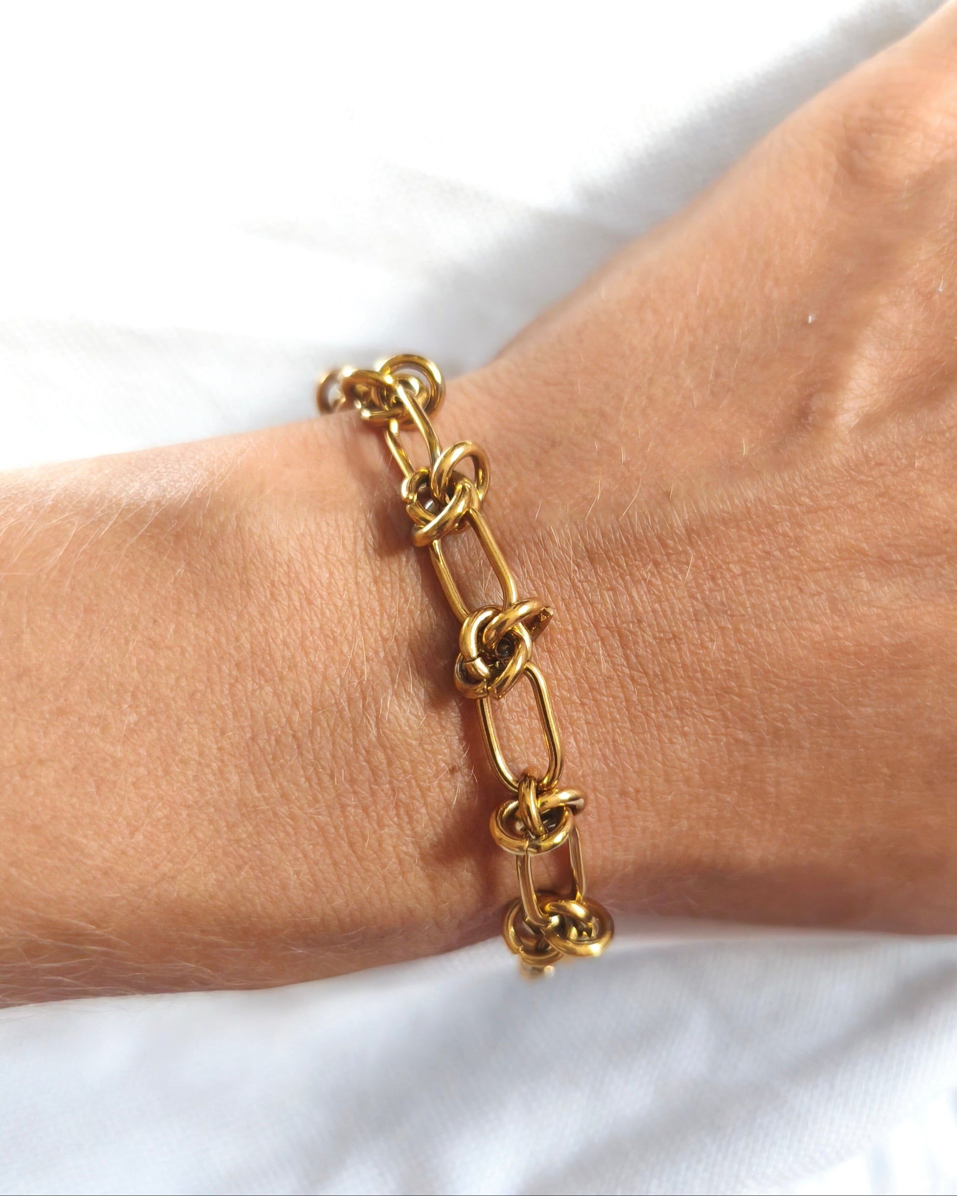 Courage - bracelet nœuds porté