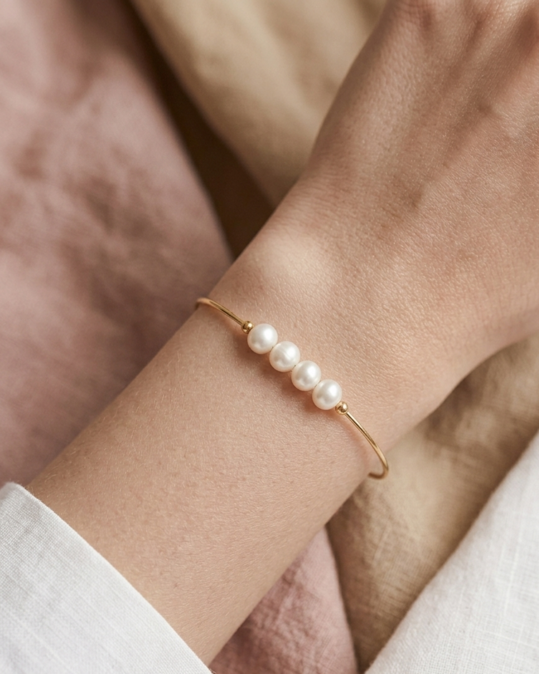 Destiny - bracelet 4 perles d'eau douce porté