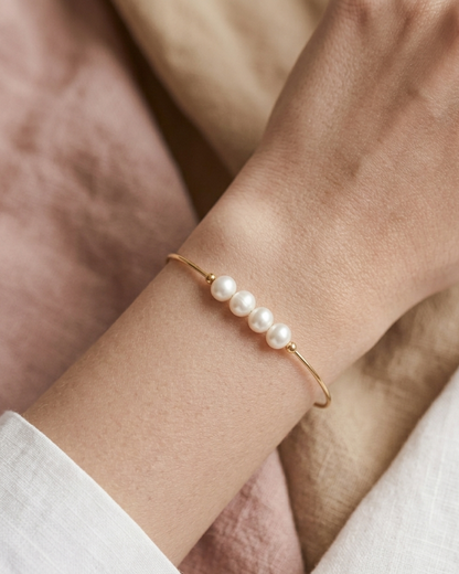 Destiny - bracelet 4 perles d'eau douce porté