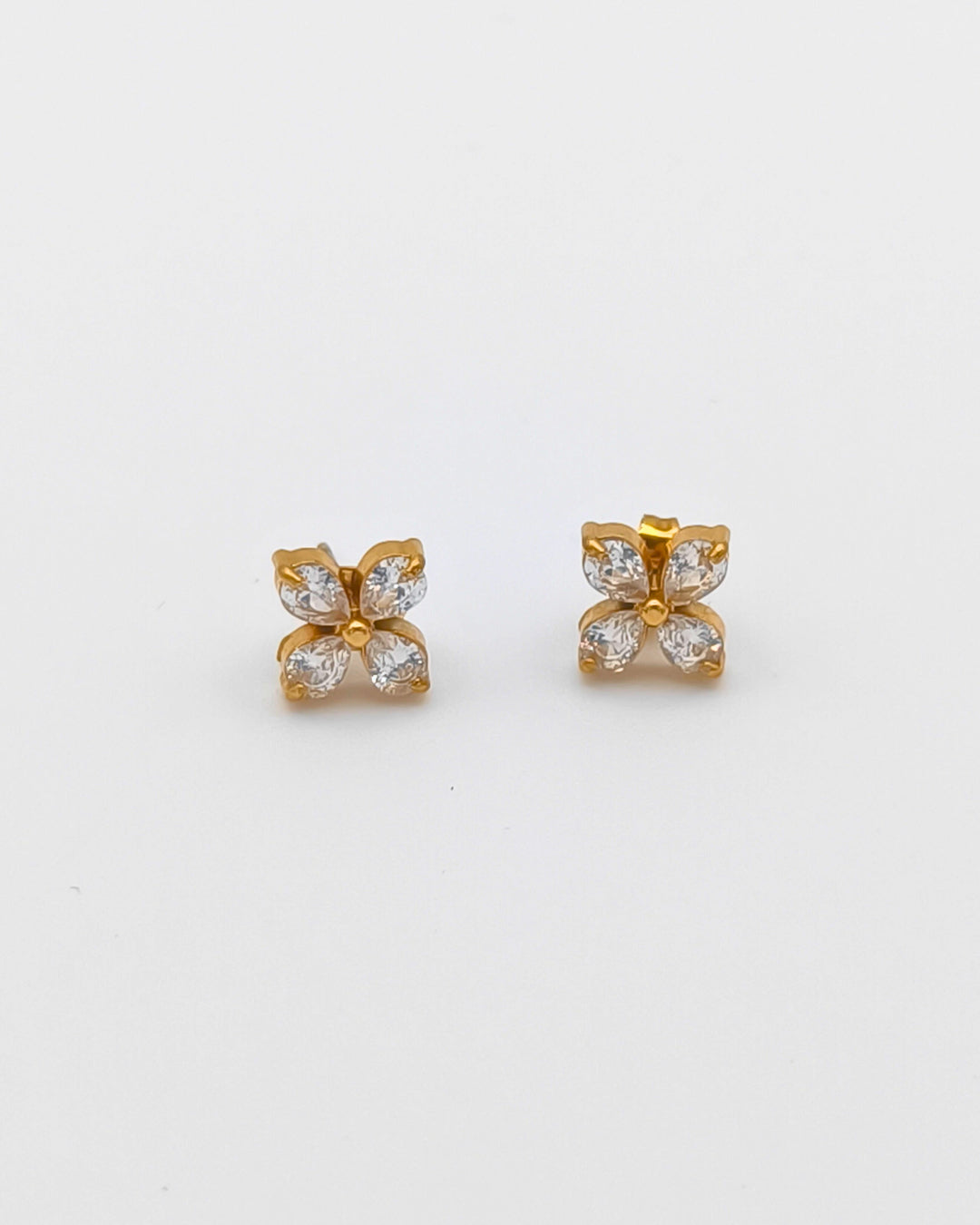 Etoile - boucles d'oreilles bouton fleur zircon presentation