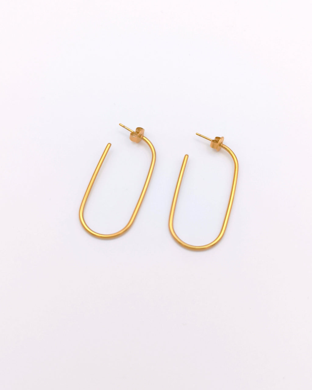 Finesse - boucles d'oreilles oblong ouvertes présentation
