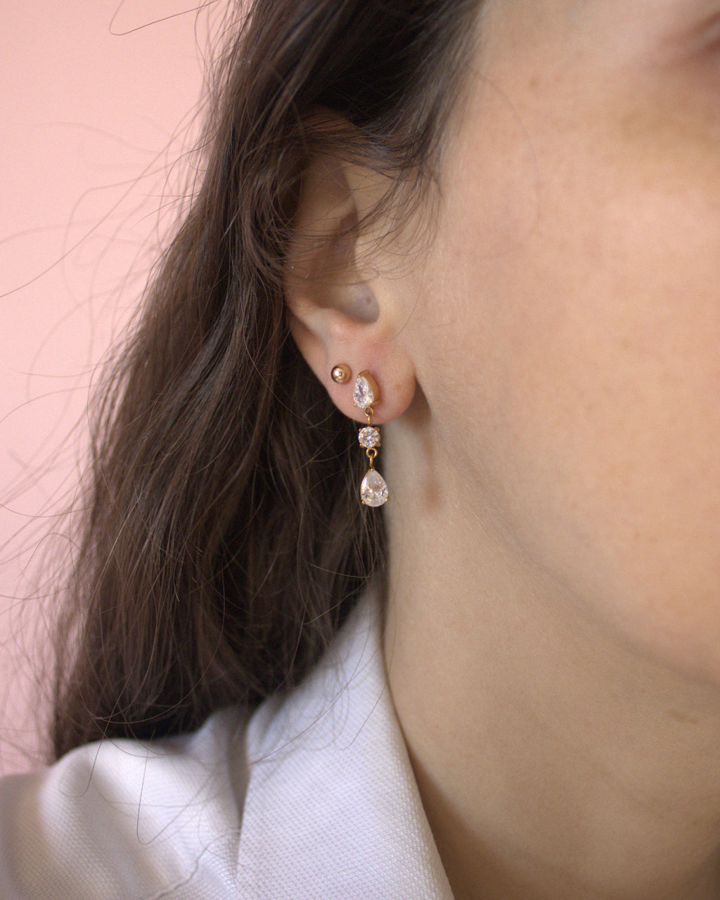 Glow - boucles d'oreilles pendantes 3 zircons portées