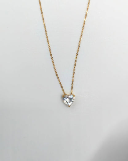 Love - collier zirconium cœur présentation 3