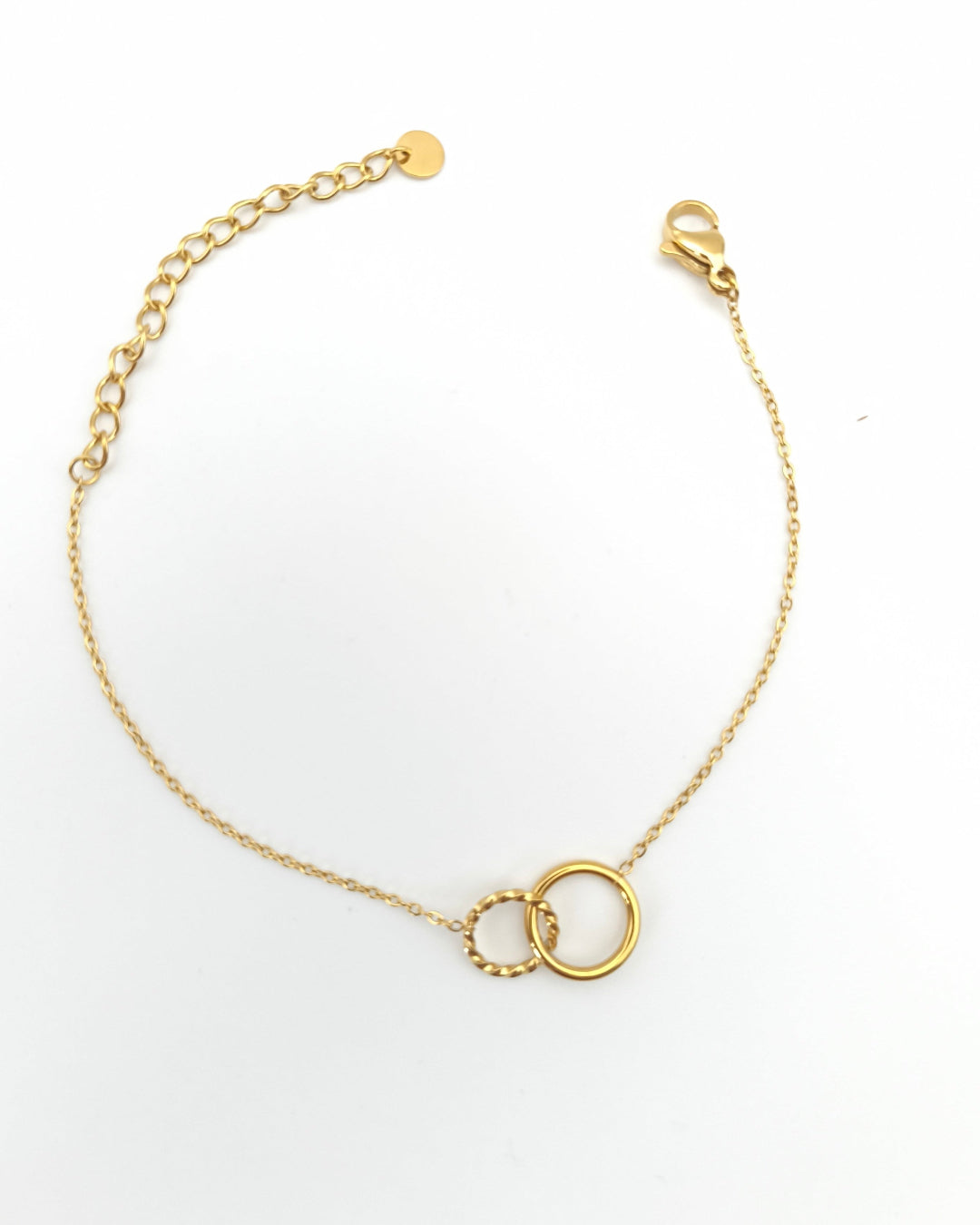Pouvoir - bracelet anneaux entrelaces doré présentation 