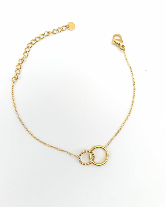 Pouvoir - bracelet anneaux entrelaces doré présentation 