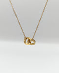 Puissance - collier anneaux entrelaces presentation 