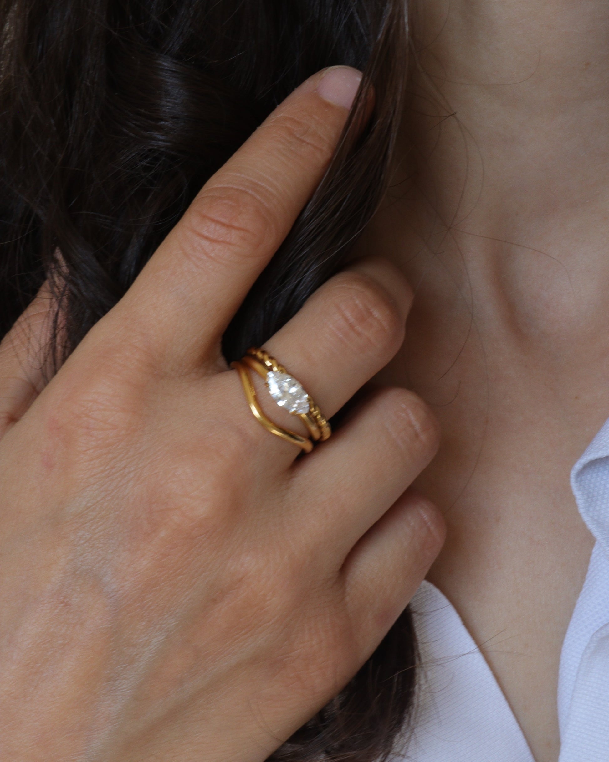 Queen bague empilable portée