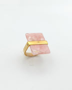 Royale - bague rectangle rose présentation