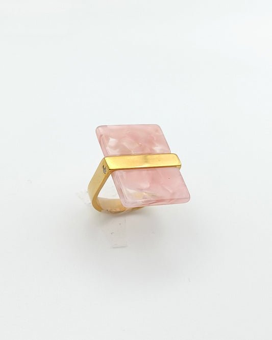 Royale - bague rectangle rose présentation