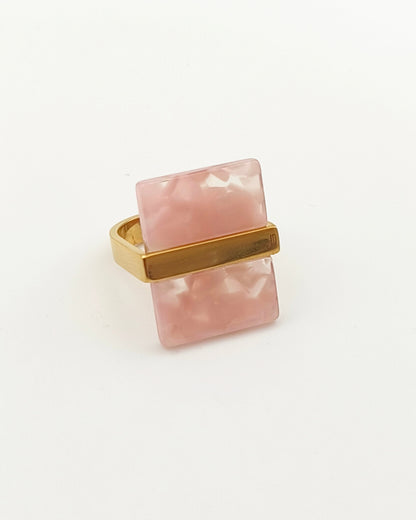 Royale - bague rectangle rose presentation 2