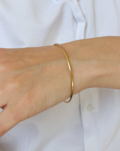 Triomphe bracelet jonc rond porté