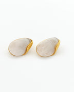 Conquête - boucles d'oreilles gouttes blanches présentation