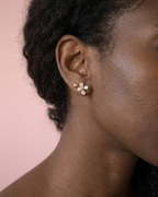 étoile - boucles d'oreilles portées peau foncé