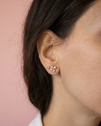 étoile - boucles d'oreilles portées peau mate