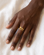 faith - bague présentation peau foncé