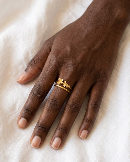 faith - bague présentation peau foncé