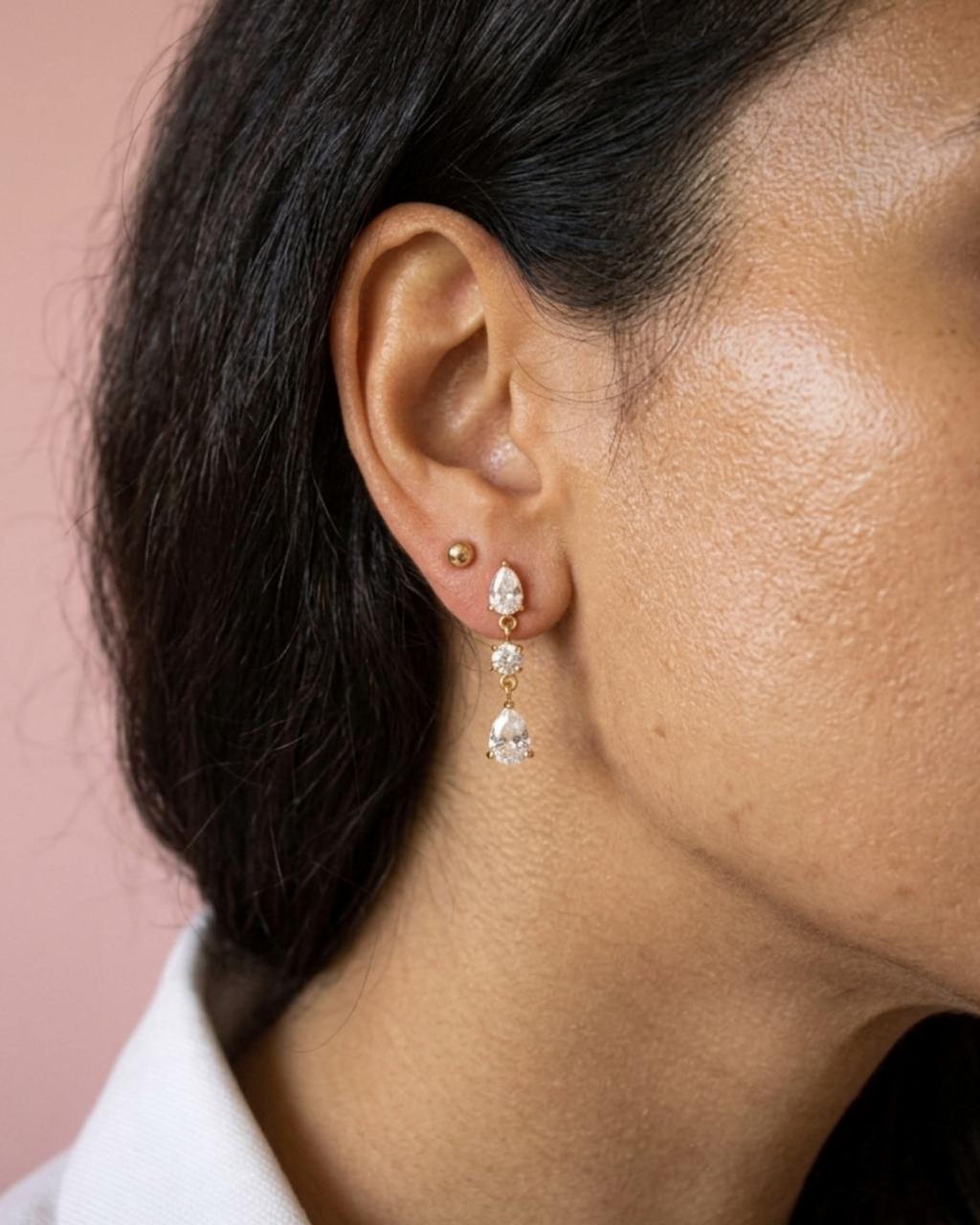 glow - boucles d'oreilles présentation peau mate
