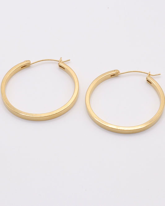Photo des boucles d'oreilles créoles plates diamètre 32mm