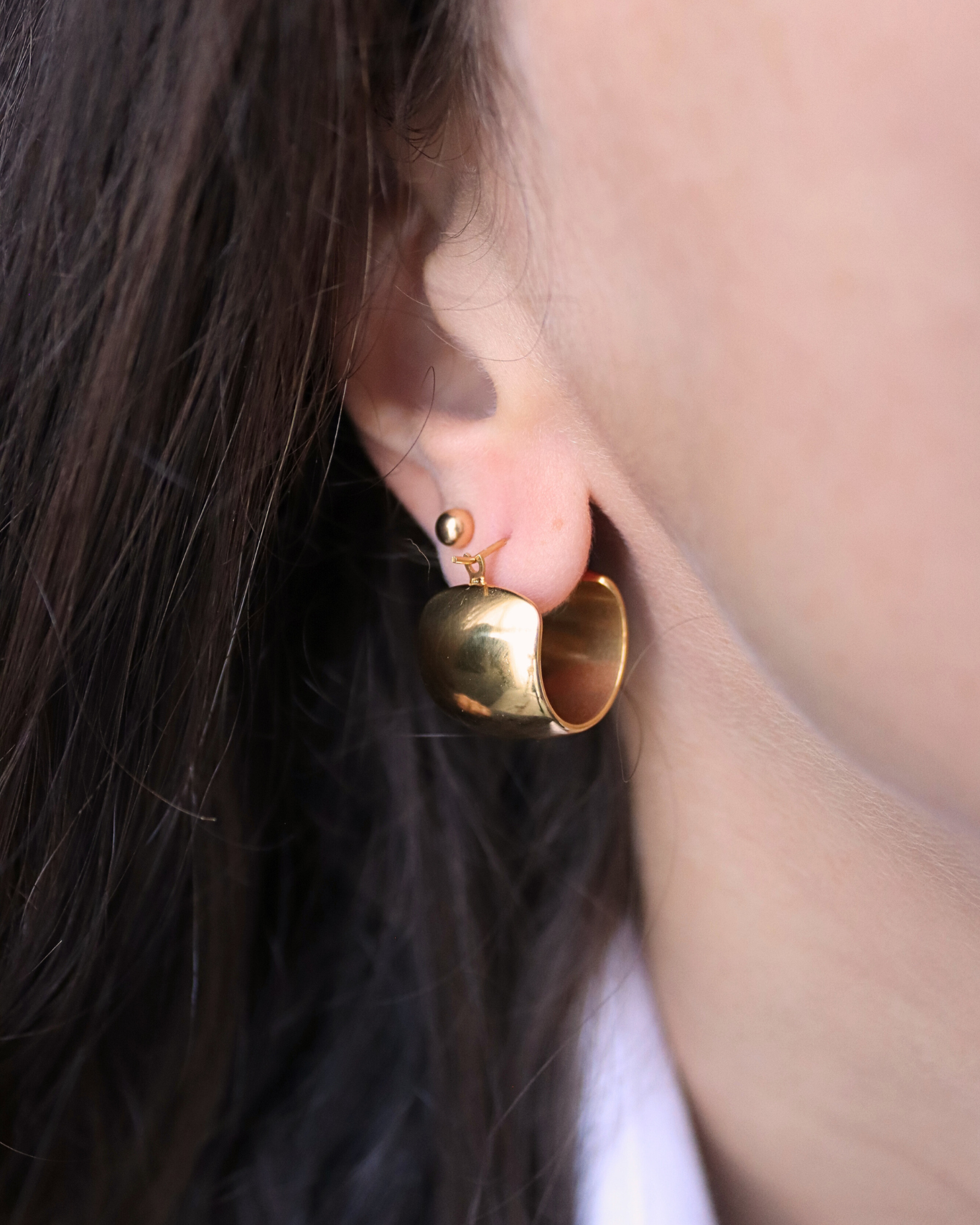 photo des boucles d'oreilles françaises portées