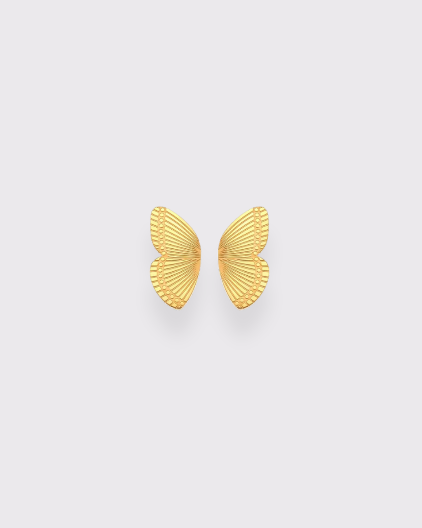 Photo des boucles d'oreilles papillons en acier inoxydable doré à l'or 750/1000ème (18 carats) sur fond gris clair