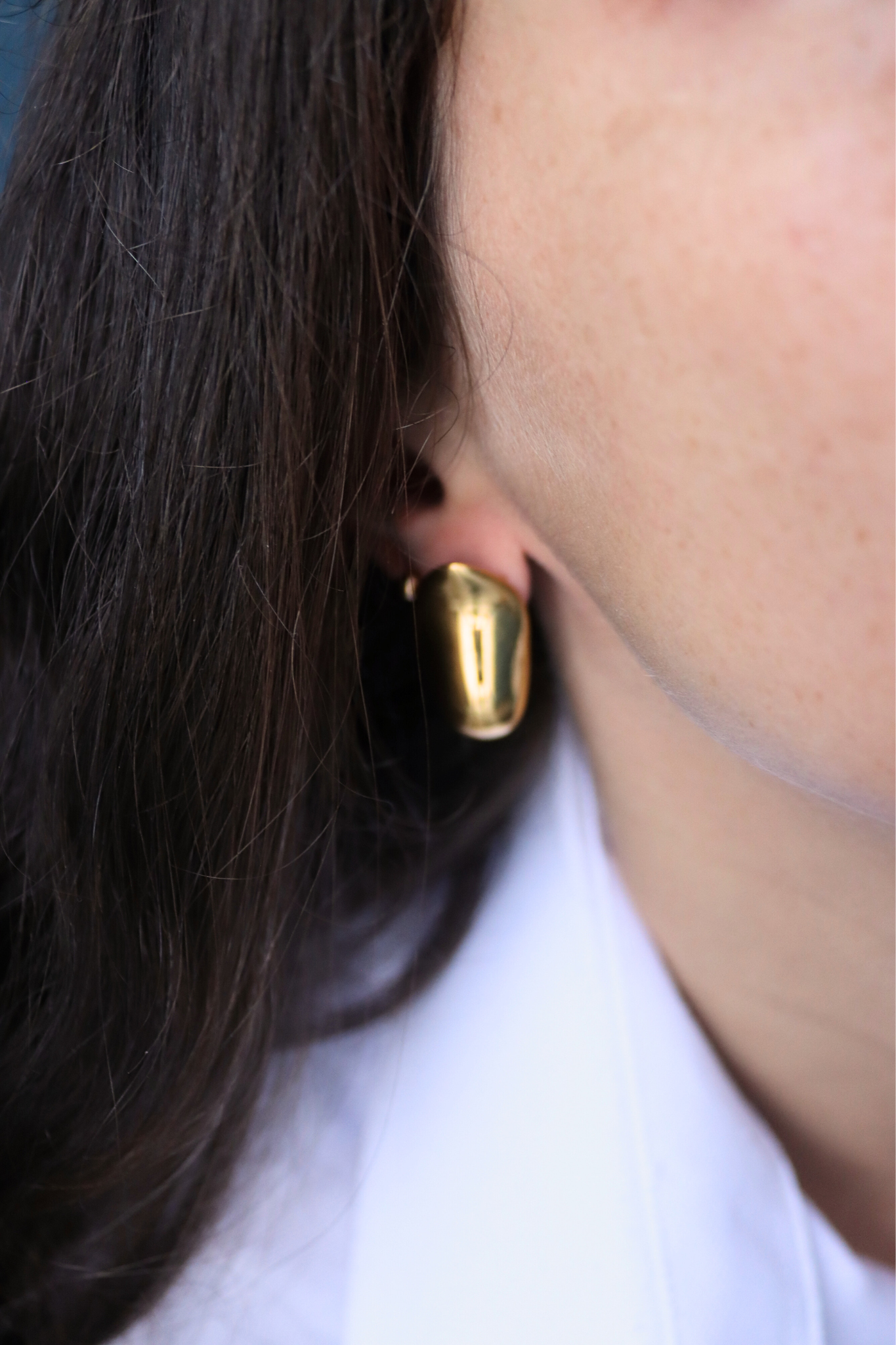photo boucles d'oreilles perle cachée portée 2