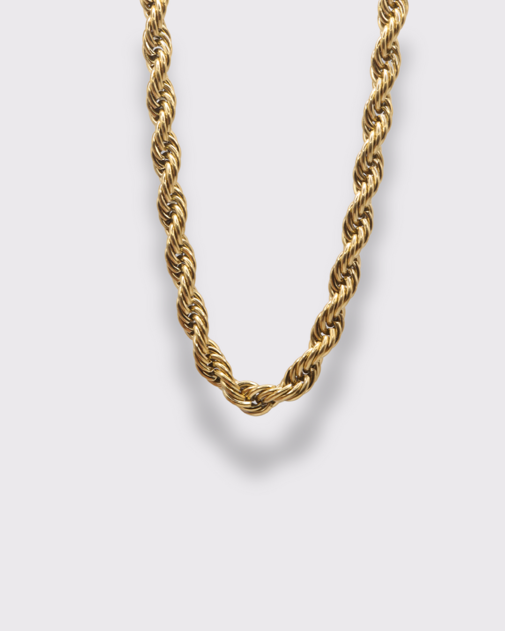 photo du collier corde en doré à l'or 750/1000ème sur fond gris clair