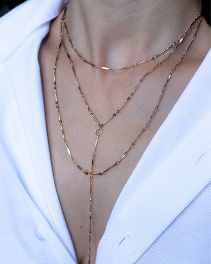 photo collier chocker triple maille pépite longue porté