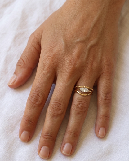 queen - bague portée peau mate