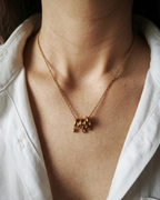 talissement - collier présentation peau mate
