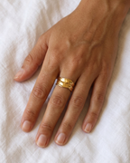 wonder - bague portée peau mate